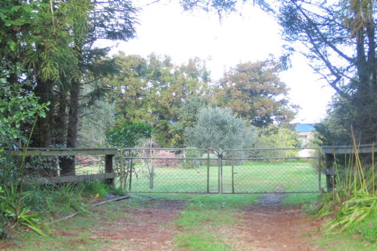 Photo of property in 24 Aileen Place, Whangamata, 3691