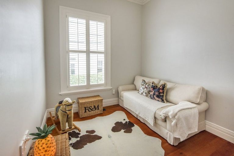 Photo of property in 15 Jubilee Avenue, Devonport, Auckland, 0624