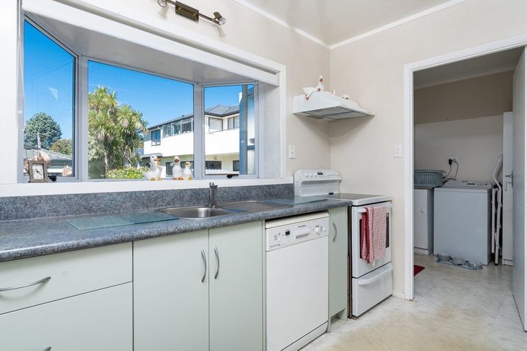 Photo of property in 1/27 Nui Mana Place, Te Atatu South, Auckland, 0610