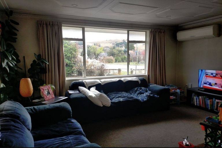 Photo of property in 2 Pyke Street, Clyde, 9330