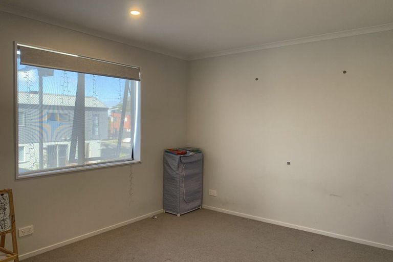 Photo of property in 18 Te Rito Road, Hobsonville, Auckland, 0616