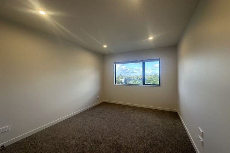 Photo of property in 17b Midgley Road, West Harbour, Auckland, 0618