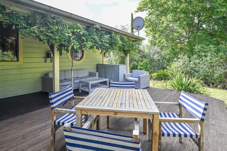 Photo of property in 2553 Taihape Road, Sherenden, Hastings, 4179