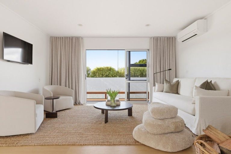Photo of property in 21 Seaspray Drive, Mount Maunganui, 3116