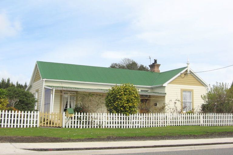 Photo of property in 59 Standish Street, Inglewood, 4330