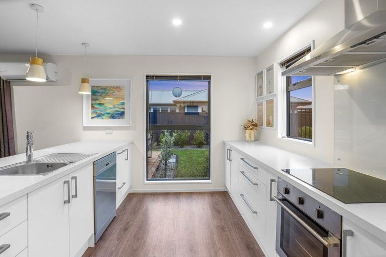 Photo of property in 55 Sequoia Way, Rangiora, 7400