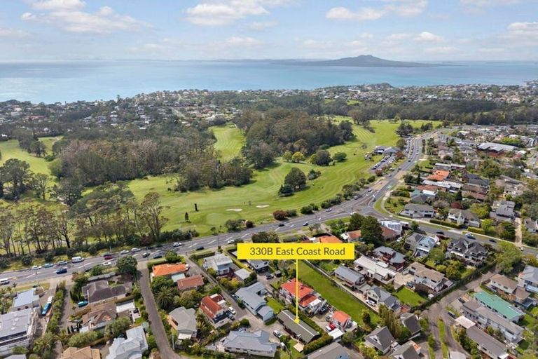 Photo of property in 330b East Coast Road, Sunnynook, Auckland, 0632