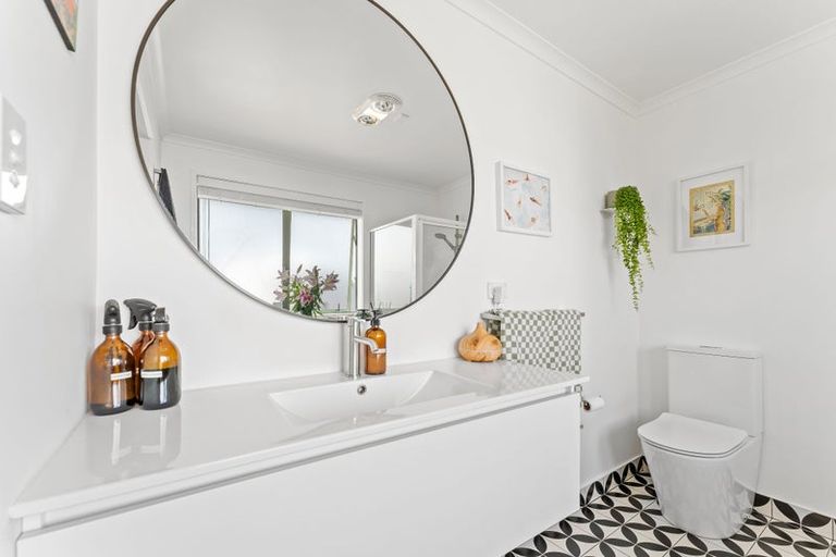Photo of property in 22a Zealandia Road, Manly, Whangaparaoa, 0930