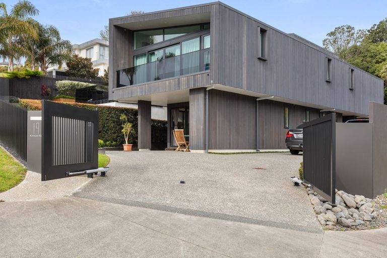 Photo of property in 19 Kinmont Rise, East Tamaki Heights, Auckland, 2016