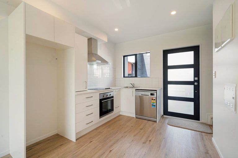 Photo of property in 7 Eileen Newey Place, Henderson, Auckland, 0612