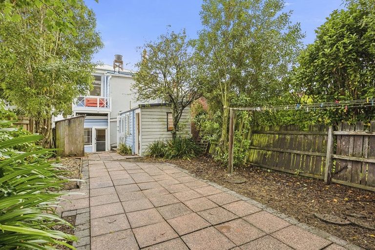 Photo of property in 44 Heriot Row, Dunedin Central, Dunedin, 9016