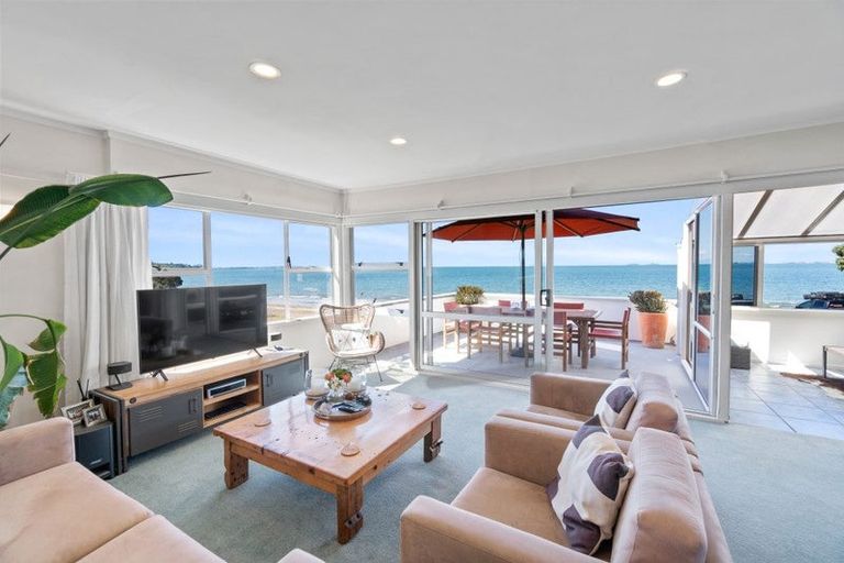 Photo of property in 58 Rothesay Bay Road, Rothesay Bay, Auckland, 0630