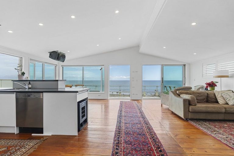 Photo of property in 43 Messenger Terrace, Oakura, 4314