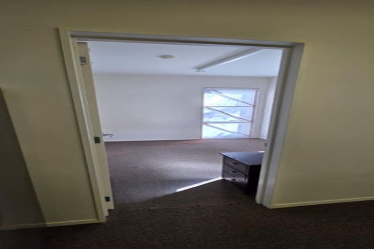 Photo of property in 5 Hazel Glen, Bayview, Auckland, 0629