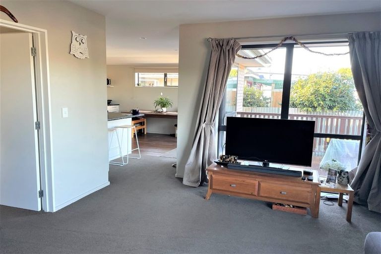 Photo of property in 64 Mackworth Street, Woolston, Christchurch, 8062