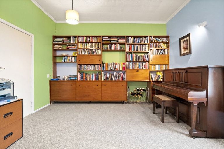 Photo of property in 108 Eglinton Road, Mornington, Dunedin, 9011