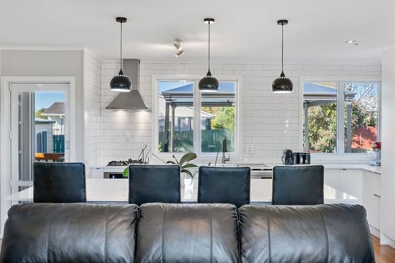 Photo of property in 66 Harrington Road, Henderson, Auckland, 0610