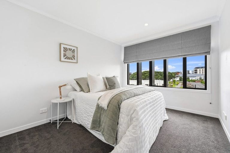 Photo of property in 10 Alexander Willis Crescent, Hobsonville, Auckland, 0616