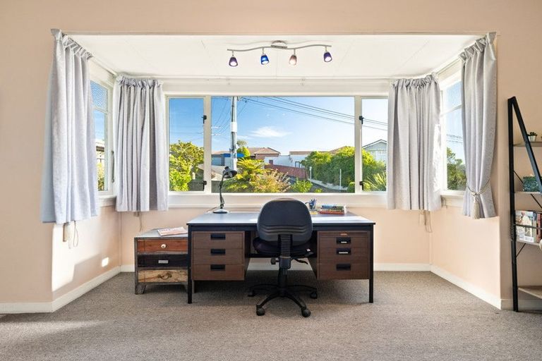 Photo of property in 70 Easther Crescent, Kew, Dunedin, 9012
