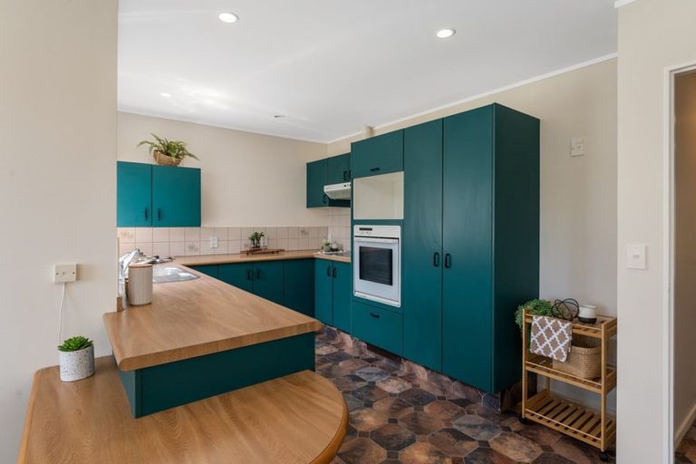 Photo of property in 9 Lakeside Villas, Whitby, Porirua, 5024