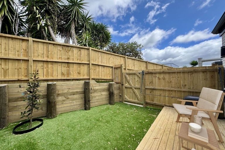 Photo of property in 7/36 Fairdale Place, Birkdale, Auckland, 0626