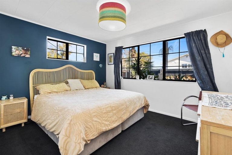 Photo of property in 5 Nicolas Avenue, Glen Eden, Auckland, 0602
