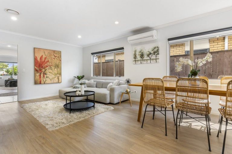 Photo of property in 26 Heidi Crescent, Flat Bush, Auckland, 2016