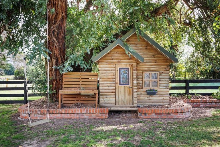 Photo of property in 440 Stoney Creek Road, Kelvin Grove, Palmerston North, 4470