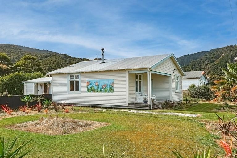 Photo of property in 5 River Road, Hector, 7822