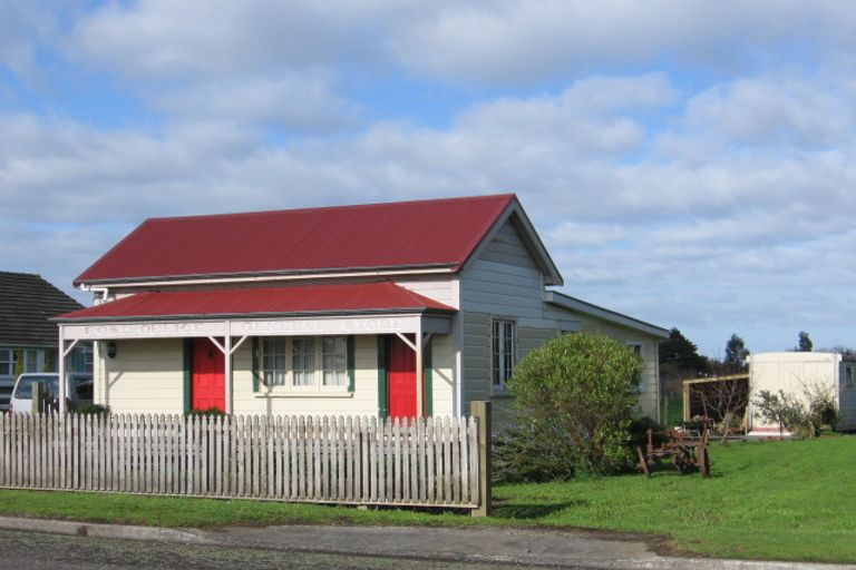 Photo of property in 44 Brandon Street, Featherston, 5710