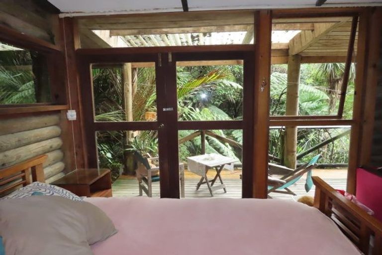 Photo of property in 54 Mahoe Road, Titirangi, Auckland, 0604