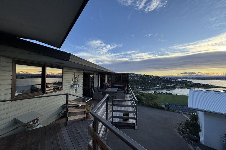 Photo of property in 1/56 Balmoral Lane, Redcliffs, Christchurch, 8081