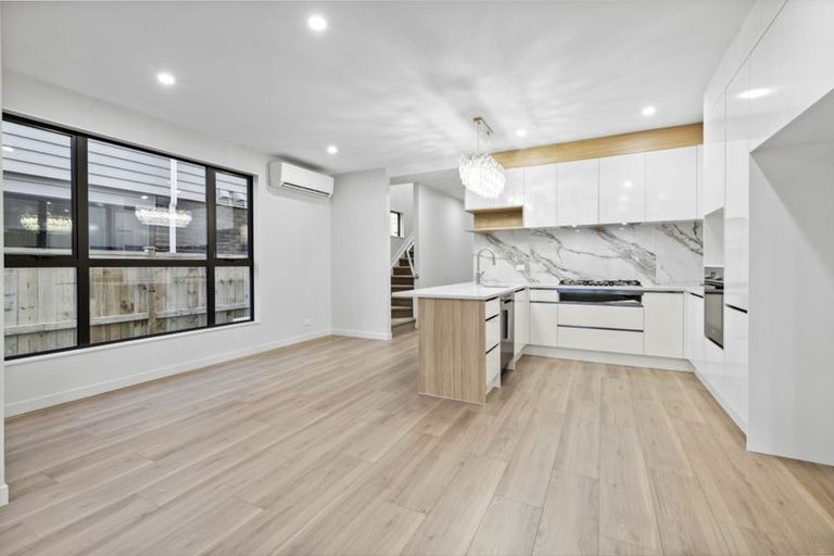 Photo of property in 30b Hearth Street, Flat Bush, 2019