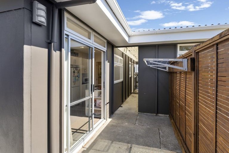 Photo of property in 37 Callender Terrace, Paraparaumu Beach, Paraparaumu, 5032