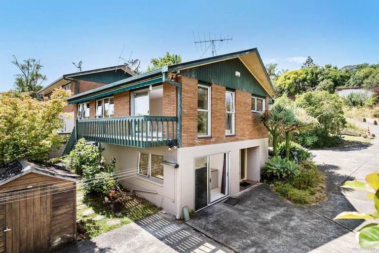 Photo of property in 2/36 Saddleback Rise, Murrays Bay, Auckland, 0630