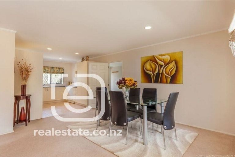 Photo of property in 2 Marbella Drive, Massey, Auckland, 0614