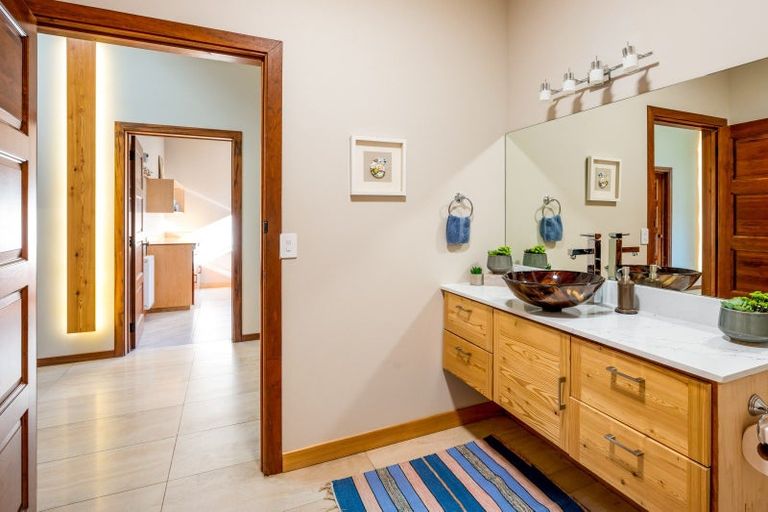 Photo of property in 2 Miharo Lane, Queensberry, Cromwell, 9383