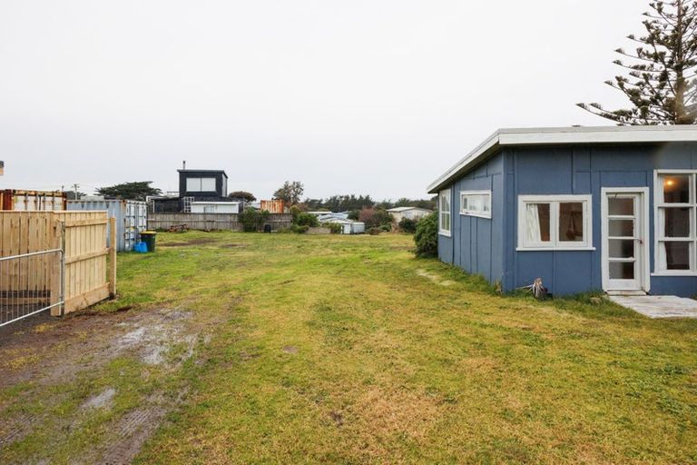 Photo of property in 23 Marine Parade South, Foxton Beach, Foxton, 4815