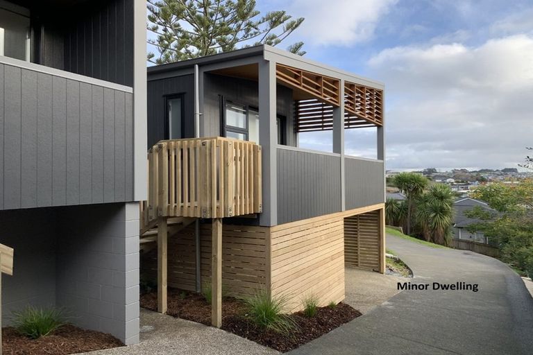 Photo of property in 6a Moffat Road, Red Beach, 0932