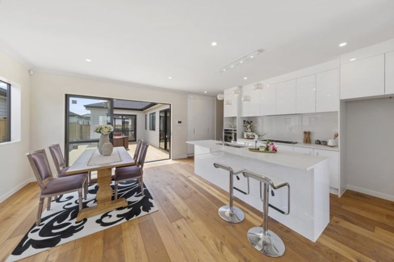 Photo of property in 50 Cooladawson Drive, Flat Bush, Auckland, 2019