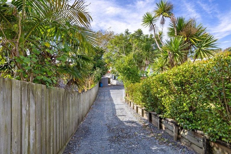 Photo of property in 6 Helen Place, Raglan, 3225