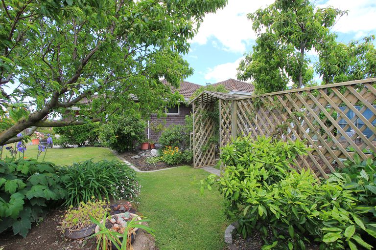 Photo of property in 33 Karina Crescent, Redwoodtown, Blenheim, 7201