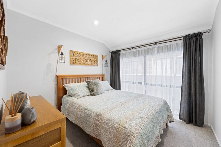 Photo of property in 3 Bezar Place, Flat Bush, Auckland, 2016
