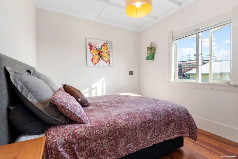 Photo of property in 65 Clayburn Road, Glen Eden, Auckland, 0602