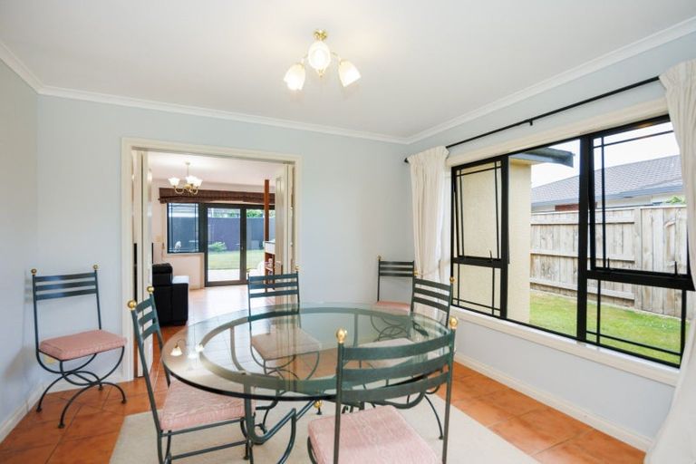 Photo of property in 27 Royal Oak Drive, Kelvin Grove, Palmerston North, 4414