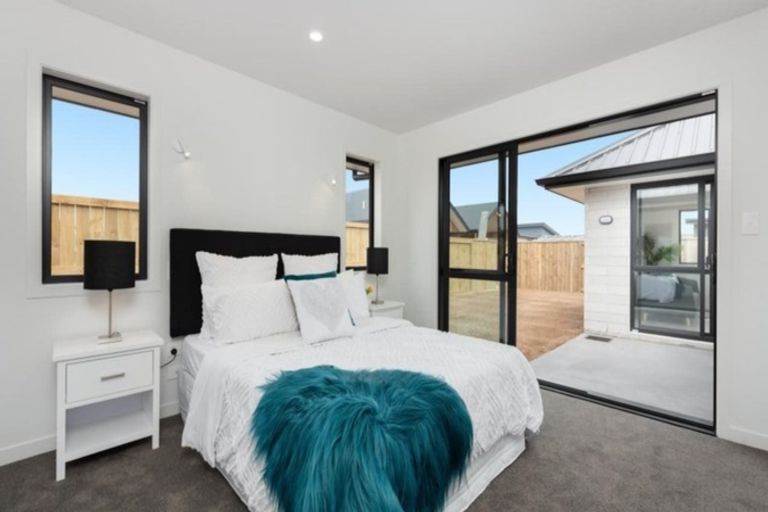 Photo of property in 111a Matipo Road, Mairangi Bay, Auckland, 0630