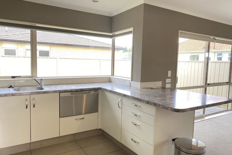 Photo of property in 7a Avondale Road, Taradale, Napier, 4112