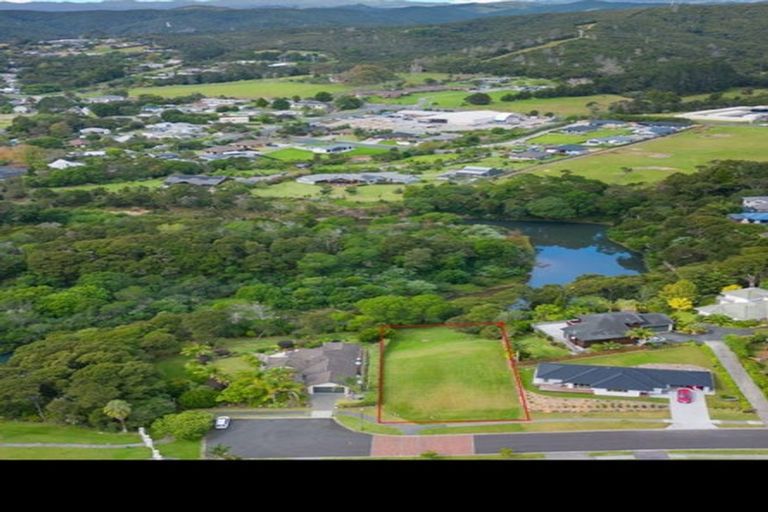 Photo of property in 19 Spinnaker Point, Haruru, 0204