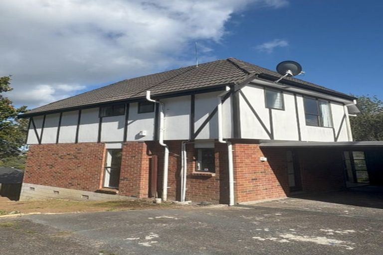 Photo of property in 2/48 Tree View Avenue, Glenfield, Auckland, 0629