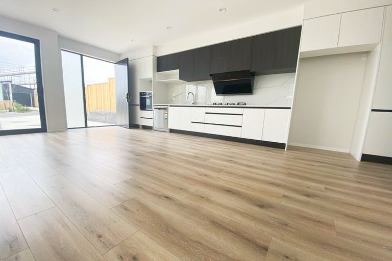Photo of property in 15 Biokovo Street, Massey, Auckland, 0614